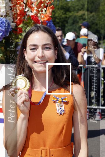 Den Haag 10 augustus 2021
De olympische sporters die een medaille hebben gewonnen op de olympische spelen van Tokyo worden geeerd door oa Mark Rutte en Minister Stef Blok. De huldiging vint plaats in het sportcentrum in het zuiderpark.
Aanwezig oa  Sifan Hassan Harrie Lavreysen  Kiran Badloe Annemiek v d Vleuten Niek Kimmann Shanne Braspennincx Abdi Nageeye Jeffrey Hoogland Gabriella Schloesser Steve Wijler Arno Kamminga Sharon v Rouwendaal Tom Dumoulin Anouk Vetter Femke Bol Nouchka Fontijn Merel Smulders Sanne v Dijke Maikel v d Vleuten Kirsten Wild Annemiek Bekkering Annette Duetz Emma Oosterwegel Marit Bouwmeester Anna v d Breggen Roy v d Berg , heren 4 roeien , dames 2 roeien, heren 4x 400m  en het nederlands dames hockeyteam .Ook chef de Mission Pieter v d Hoogenband is er natuurlijk bij . Eva de Goede en Lidewij Welten