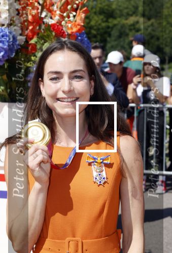 Den Haag 10 augustus 2021
De olympische sporters die een medaille hebben gewonnen op de olympische spelen van Tokyo worden geeerd door oa Mark Rutte en Minister Stef Blok. De huldiging vint plaats in het sportcentrum in het zuiderpark.
Aanwezig oa  Sifan Hassan Harrie Lavreysen  Kiran Badloe Annemiek v d Vleuten Niek Kimmann Shanne Braspennincx Abdi Nageeye Jeffrey Hoogland Gabriella Schloesser Steve Wijler Arno Kamminga Sharon v Rouwendaal Tom Dumoulin Anouk Vetter Femke Bol Nouchka Fontijn Merel Smulders Sanne v Dijke Maikel v d Vleuten Kirsten Wild Annemiek Bekkering Annette Duetz Emma Oosterwegel Marit Bouwmeester Anna v d Breggen Roy v d Berg , heren 4 roeien , dames 2 roeien, heren 4x 400m  en het nederlands dames hockeyteam .Ook chef de Mission Pieter v d Hoogenband is er natuurlijk bij . Eva de Goede en Lidewij Welten