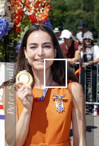Den Haag 10 augustus 2021
De olympische sporters die een medaille hebben gewonnen op de olympische spelen van Tokyo worden geeerd door oa Mark Rutte en Minister Stef Blok. De huldiging vint plaats in het sportcentrum in het zuiderpark.
Aanwezig oa  Sifan Hassan Harrie Lavreysen  Kiran Badloe Annemiek v d Vleuten Niek Kimmann Shanne Braspennincx Abdi Nageeye Jeffrey Hoogland Gabriella Schloesser Steve Wijler Arno Kamminga Sharon v Rouwendaal Tom Dumoulin Anouk Vetter Femke Bol Nouchka Fontijn Merel Smulders Sanne v Dijke Maikel v d Vleuten Kirsten Wild Annemiek Bekkering Annette Duetz Emma Oosterwegel Marit Bouwmeester Anna v d Breggen Roy v d Berg , heren 4 roeien , dames 2 roeien, heren 4x 400m  en het nederlands dames hockeyteam .Ook chef de Mission Pieter v d Hoogenband is er natuurlijk bij . Eva de Goede en Lidewij Welten
