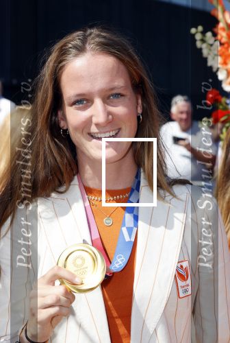 Den Haag 10 augustus 2021
De olympische sporters die een medaille hebben gewonnen op de olympische spelen van Tokyo worden geeerd door oa Mark Rutte en Minister Stef Blok. De huldiging vint plaats in het sportcentrum in het zuiderpark.
Aanwezig oa  Sifan Hassan Harrie Lavreysen  Kiran Badloe Annemiek v d Vleuten Niek Kimmann Shanne Braspennincx Abdi Nageeye Jeffrey Hoogland Gabriella Schloesser Steve Wijler Arno Kamminga Sharon v Rouwendaal Tom Dumoulin Anouk Vetter Femke Bol Nouchka Fontijn Merel Smulders Sanne v Dijke Maikel v d Vleuten Kirsten Wild Annemiek Bekkering Annette Duetz Emma Oosterwegel Marit Bouwmeester Anna v d Breggen Roy v d Berg , heren 4 roeien , dames 2 roeien, heren 4x 400m  en het nederlands dames hockeyteam .Ook chef de Mission Pieter v d Hoogenband is er natuurlijk bij .  Felice Albers