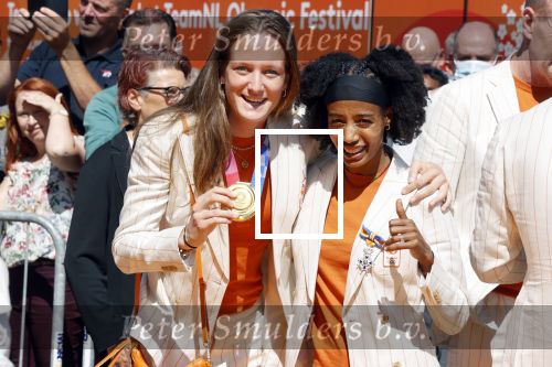 Den Haag 10 augustus 2021
De olympische sporters die een medaille hebben gewonnen op de olympische spelen van Tokyo worden geeerd door oa Mark Rutte en Minister Stef Blok. De huldiging vint plaats in het sportcentrum in het zuiderpark.
Aanwezig oa  Sifan Hassan Harrie Lavreysen  Kiran Badloe Annemiek v d Vleuten Niek Kimmann Shanne Braspennincx Abdi Nageeye Jeffrey Hoogland Gabriella Schloesser Steve Wijler Arno Kamminga Sharon v Rouwendaal Tom Dumoulin Anouk Vetter Femke Bol Nouchka Fontijn Merel Smulders Sanne v Dijke Maikel v d Vleuten Kirsten Wild Annemiek Bekkering Annette Duetz Emma Oosterwegel Marit Bouwmeester Anna v d Breggen Roy v d Berg , heren 4 roeien , dames 2 roeien, heren 4x 400m  en het nederlands dames hockeyteam .Ook chef de Mission Pieter v d Hoogenband is er natuurlijk bij .  Felice Albers
