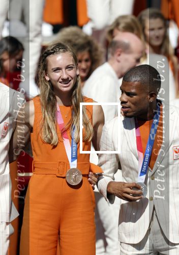 Den Haag 10 augustus 2021
Koning Willem Alexander en Koningin Maxima ontvangen op paleis noordeinde alle medaillewinnaars van de Olympische spelen in Tokyo. oa Sifan Hassan Harrie Lavreysen  Kiran Badloe Annemiek v d Vleuten Niek Kimmann Shanne Braspennincx Abdi Nageeye Jeffrey Hoogland Gabriella Schloesser Steve Wijler Arno Kamminga Sharon v Rouwendaal Tom Dumoulin Anouk Vetter Femke Bol Nouchka Fontijn Merel Smulders Sanne v Dijke Maikel v d Vleuten Kirsten Wild Annemiek Bekkering Annette Duetz Emma Oosterwegel Marit Bouwmeester Anna v d Breggen Roy v d Berg , heren 4 roeien , dames 2 roeien, heren 4x 400m  en het nederlands dames hockeyteam .Ook chef de Mission Pieter v d Hoogenband is er natuurlijk bij .