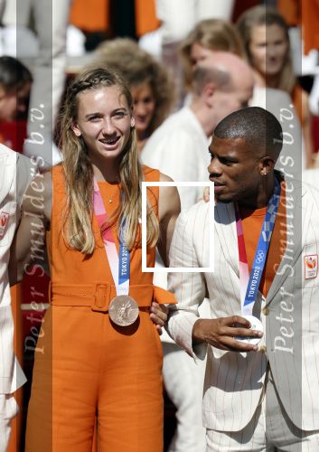 Den Haag 10 augustus 2021
Koning Willem Alexander en Koningin Maxima ontvangen op paleis noordeinde alle medaillewinnaars van de Olympische spelen in Tokyo. oa Sifan Hassan Harrie Lavreysen  Kiran Badloe Annemiek v d Vleuten Niek Kimmann Shanne Braspennincx Abdi Nageeye Jeffrey Hoogland Gabriella Schloesser Steve Wijler Arno Kamminga Sharon v Rouwendaal Tom Dumoulin Anouk Vetter Femke Bol Nouchka Fontijn Merel Smulders Sanne v Dijke Maikel v d Vleuten Kirsten Wild Annemiek Bekkering Annette Duetz Emma Oosterwegel Marit Bouwmeester Anna v d Breggen Roy v d Berg , heren 4 roeien , dames 2 roeien, heren 4x 400m  en het nederlands dames hockeyteam .Ook chef de Mission Pieter v d Hoogenband is er natuurlijk bij .