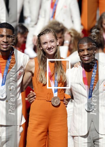 Den Haag 10 augustus 2021
Koning Willem Alexander en Koningin Maxima ontvangen op paleis noordeinde alle medaillewinnaars van de Olympische spelen in Tokyo. oa Sifan Hassan Harrie Lavreysen  Kiran Badloe Annemiek v d Vleuten Niek Kimmann Shanne Braspennincx Abdi Nageeye Jeffrey Hoogland Gabriella Schloesser Steve Wijler Arno Kamminga Sharon v Rouwendaal Tom Dumoulin Anouk Vetter Femke Bol Nouchka Fontijn Merel Smulders Sanne v Dijke Maikel v d Vleuten Kirsten Wild Annemiek Bekkering Annette Duetz Emma Oosterwegel Marit Bouwmeester Anna v d Breggen Roy v d Berg , heren 4 roeien , dames 2 roeien, heren 4x 400m  en het nederlands dames hockeyteam .Ook chef de Mission Pieter v d Hoogenband is er natuurlijk bij .