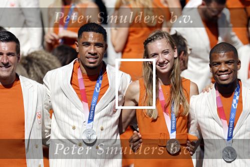 Den Haag 10 augustus 2021
Koning Willem Alexander en Koningin Maxima ontvangen op paleis noordeinde alle medaillewinnaars van de Olympische spelen in Tokyo. oa Sifan Hassan Harrie Lavreysen  Kiran Badloe Annemiek v d Vleuten Niek Kimmann Shanne Braspennincx Abdi Nageeye Jeffrey Hoogland Gabriella Schloesser Steve Wijler Arno Kamminga Sharon v Rouwendaal Tom Dumoulin Anouk Vetter Femke Bol Nouchka Fontijn Merel Smulders Sanne v Dijke Maikel v d Vleuten Kirsten Wild Annemiek Bekkering Annette Duetz Emma Oosterwegel Marit Bouwmeester Anna v d Breggen Roy v d Berg , heren 4 roeien , dames 2 roeien, heren 4x 400m  en het nederlands dames hockeyteam .Ook chef de Mission Pieter v d Hoogenband is er natuurlijk bij .