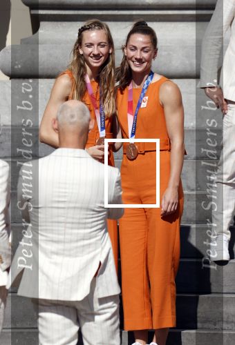 Den Haag 10 augustus 2021
Koning Willem Alexander en Koningin Maxima ontvangen op paleis noordeinde alle medaillewinnaars van de Olympische spelen in Tokyo. oa Sifan Hassan Harrie Lavreysen  Kiran Badloe Annemiek v d Vleuten Niek Kimmann Shanne Braspennincx Abdi Nageeye Jeffrey Hoogland Gabriella Schloesser Steve Wijler Arno Kamminga Sharon v Rouwendaal Tom Dumoulin Anouk Vetter Femke Bol Nouchka Fontijn Merel Smulders Sanne v Dijke Maikel v d Vleuten Kirsten Wild Annemiek Bekkering Annette Duetz Emma Oosterwegel Marit Bouwmeester Anna v d Breggen Roy v d Berg , heren 4 roeien , dames 2 roeien, heren 4x 400m  en het nederlands dames hockeyteam .Ook chef de Mission Pieter v d Hoogenband is er natuurlijk bij .