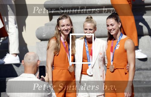 Den Haag 10 augustus 2021
Koning Willem Alexander en Koningin Maxima ontvangen op paleis noordeinde alle medaillewinnaars van de Olympische spelen in Tokyo. oa Sifan Hassan Harrie Lavreysen  Kiran Badloe Annemiek v d Vleuten Niek Kimmann Shanne Braspennincx Abdi Nageeye Jeffrey Hoogland Gabriella Schloesser Steve Wijler Arno Kamminga Sharon v Rouwendaal Tom Dumoulin Anouk Vetter Femke Bol Nouchka Fontijn Merel Smulders Sanne v Dijke Maikel v d Vleuten Kirsten Wild Annemiek Bekkering Annette Duetz Emma Oosterwegel Marit Bouwmeester Anna v d Breggen Roy v d Berg , heren 4 roeien , dames 2 roeien, heren 4x 400m  en het nederlands dames hockeyteam .Ook chef de Mission Pieter v d Hoogenband is er natuurlijk bij .