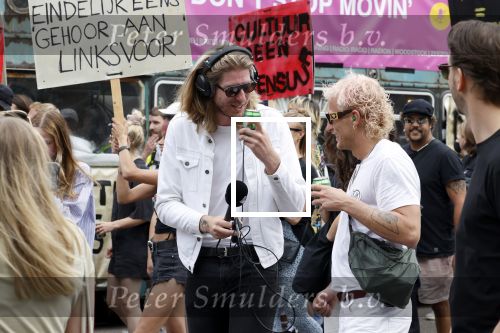 Amsterdam 21 augustus 2021
Demonstratie Mute us in amsterdam . Er zijn meerdere djs aanwezig zoals Sunnery James Ryan Marciano Ronald Molendijk Fred v Leer Sidney Brandeis en Menno Kohler.