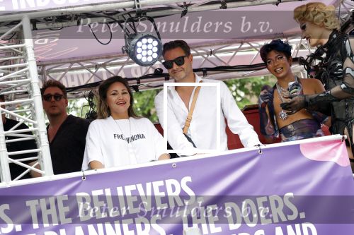 Amsterdam 21 augustus 2021
Demonstratie Mute us in amsterdam . Er zijn meerdere djs aanwezig zoals Sunnery James Ryan Marciano Ronald Molendijk Fred v Leer Sidney Brandeis en Menno Kohler.