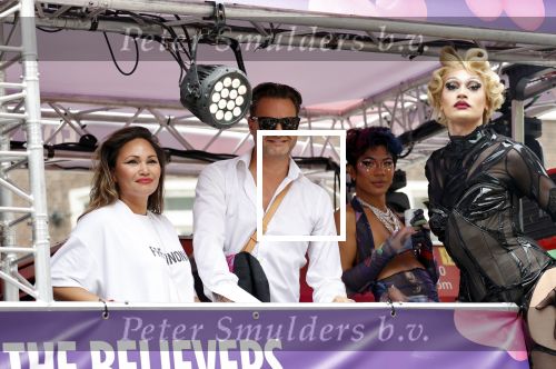 Amsterdam 21 augustus 2021
Demonstratie Mute us in amsterdam . Er zijn meerdere djs aanwezig zoals Sunnery James Ryan Marciano Ronald Molendijk Fred v Leer Sidney Brandeis en Menno Kohler.