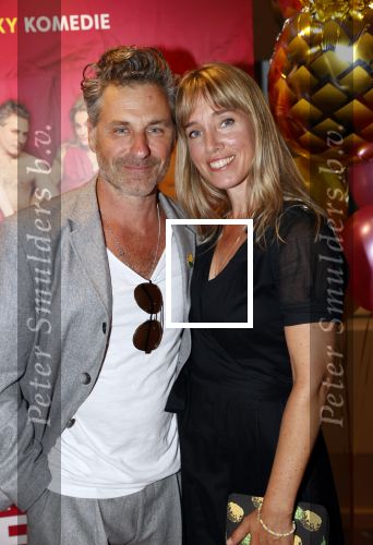 Utrecht 17 augustus 2021
Premiere Niks vreemds aan in Pathe Leidse Rijn. Frederik Brom en zijn vrouw Nienke Romer