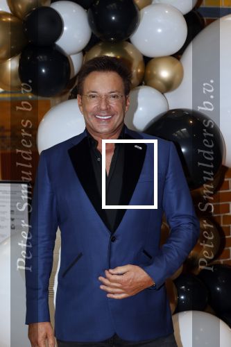 Amsterdam 25 augustus 2021
Expositie met Prinses Eloise in de Beurs v Berlage. Het is een event van Magnum ijs. Gerard Joling