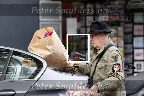 Amsterdam 9 augustus 2021
Hans v Manen heeft bloemen gekocht op de Beethovenstraat