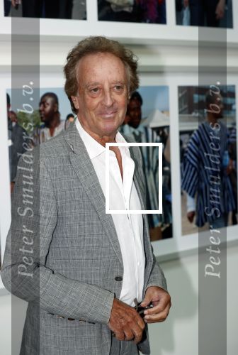 Amsterdam 26 augustus 2021
Presentatie magazine van het DeLaMar theater . Joop v d Ende geeft toespraak . Simone Kleinsma kreeg het eerste exemplaar. Hans v Willigenburg