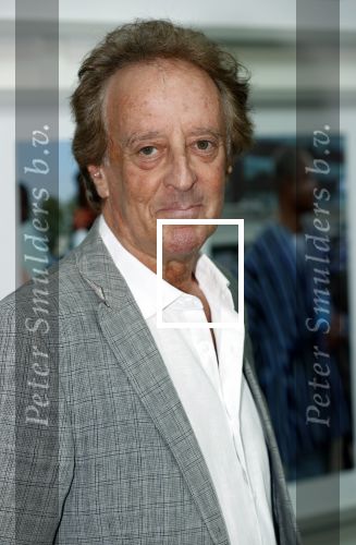 Amsterdam 26 augustus 2021
Presentatie magazine van het DeLaMar theater . Joop v d Ende geeft toespraak . Simone Kleinsma kreeg het eerste exemplaar. Hans v Willigenburg
