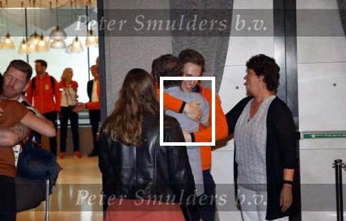 Schiphol 9 augustus 2021
Harrie Lavreijsen wordt verwelkomt door zijn ouders zus en vriendin Noor Leijten bij aankomst op schiphol.