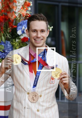 Den Haag 10 augustus 2021
De olympische sporters die een medaille hebben gewonnen op de olympische spelen van Tokyo worden geeerd door oa Mark Rutte en Minister Stef Blok. De huldiging vint plaats in het sportcentrum in het zuiderpark.
Aanwezig oa  Sifan Hassan Harrie Lavreysen  Kiran Badloe Annemiek v d Vleuten Niek Kimmann Shanne Braspennincx Abdi Nageeye Jeffrey Hoogland Gabriella Schloesser Steve Wijler Arno Kamminga Sharon v Rouwendaal Tom Dumoulin Anouk Vetter Femke Bol Nouchka Fontijn Merel Smulders Sanne v Dijke Maikel v d Vleuten Kirsten Wild Annemiek Bekkering Annette Duetz Emma Oosterwegel Marit Bouwmeester Anna v d Breggen Roy v d Berg , heren 4 roeien , dames 2 roeien, heren 4x 400m  en het nederlands dames hockeyteam .Ook chef de Mission Pieter v d Hoogenband is er natuurlijk bij .