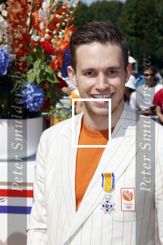 Den Haag 10 augustus 2021
De olympische sporters die een medaille hebben gewonnen op de olympische spelen van Tokyo worden geeerd door oa Mark Rutte en Minister Stef Blok. De huldiging vint plaats in het sportcentrum in het zuiderpark.
Aanwezig oa  Sifan Hassan Harrie Lavreysen  Kiran Badloe Annemiek v d Vleuten Niek Kimmann Shanne Braspennincx Abdi Nageeye Jeffrey Hoogland Gabriella Schloesser Steve Wijler Arno Kamminga Sharon v Rouwendaal Tom Dumoulin Anouk Vetter Femke Bol Nouchka Fontijn Merel Smulders Sanne v Dijke Maikel v d Vleuten Kirsten Wild Annemiek Bekkering Annette Duetz Emma Oosterwegel Marit Bouwmeester Anna v d Breggen Roy v d Berg , heren 4 roeien , dames 2 roeien, heren 4x 400m  en het nederlands dames hockeyteam .Ook chef de Mission Pieter v d Hoogenband is er natuurlijk bij .