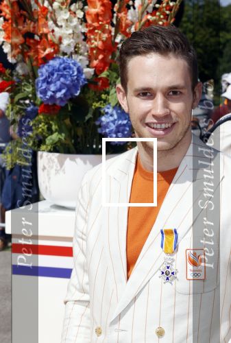 Den Haag 10 augustus 2021
De olympische sporters die een medaille hebben gewonnen op de olympische spelen van Tokyo worden geeerd door oa Mark Rutte en Minister Stef Blok. De huldiging vint plaats in het sportcentrum in het zuiderpark.
Aanwezig oa  Sifan Hassan Harrie Lavreysen  Kiran Badloe Annemiek v d Vleuten Niek Kimmann Shanne Braspennincx Abdi Nageeye Jeffrey Hoogland Gabriella Schloesser Steve Wijler Arno Kamminga Sharon v Rouwendaal Tom Dumoulin Anouk Vetter Femke Bol Nouchka Fontijn Merel Smulders Sanne v Dijke Maikel v d Vleuten Kirsten Wild Annemiek Bekkering Annette Duetz Emma Oosterwegel Marit Bouwmeester Anna v d Breggen Roy v d Berg , heren 4 roeien , dames 2 roeien, heren 4x 400m  en het nederlands dames hockeyteam .Ook chef de Mission Pieter v d Hoogenband is er natuurlijk bij .
