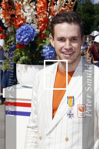 Den Haag 10 augustus 2021
De olympische sporters die een medaille hebben gewonnen op de olympische spelen van Tokyo worden geeerd door oa Mark Rutte en Minister Stef Blok. De huldiging vint plaats in het sportcentrum in het zuiderpark.
Aanwezig oa  Sifan Hassan Harrie Lavreysen  Kiran Badloe Annemiek v d Vleuten Niek Kimmann Shanne Braspennincx Abdi Nageeye Jeffrey Hoogland Gabriella Schloesser Steve Wijler Arno Kamminga Sharon v Rouwendaal Tom Dumoulin Anouk Vetter Femke Bol Nouchka Fontijn Merel Smulders Sanne v Dijke Maikel v d Vleuten Kirsten Wild Annemiek Bekkering Annette Duetz Emma Oosterwegel Marit Bouwmeester Anna v d Breggen Roy v d Berg , heren 4 roeien , dames 2 roeien, heren 4x 400m  en het nederlands dames hockeyteam .Ook chef de Mission Pieter v d Hoogenband is er natuurlijk bij .
