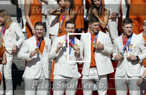 Den Haag 10 augustus 2021
Koning Willem Alexander en Koningin Maxima ontvangen op paleis noordeinde alle medaillewinnaars van de Olympische spelen in Tokyo. oa Sifan Hassan Harrie Lavreysen  Kiran Badloe Annemiek v d Vleuten Niek Kimmann Shanne Braspennincx Abdi Nageeye Jeffrey Hoogland Gabriella Schloesser Steve Wijler Arno Kamminga Sharon v Rouwendaal Tom Dumoulin Anouk Vetter Femke Bol Nouchka Fontijn Merel Smulders Sanne v Dijke Maikel v d Vleuten Kirsten Wild Annemiek Bekkering Annette Duetz Emma Oosterwegel Marit Bouwmeester Anna v d Breggen Roy v d Berg , heren 4 roeien , dames 2 roeien, heren 4x 400m  en het nederlands dames hockeyteam .Ook chef de Mission Pieter v d Hoogenband is er natuurlijk bij .