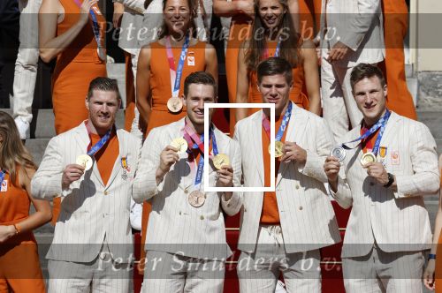 Den Haag 10 augustus 2021
Koning Willem Alexander en Koningin Maxima ontvangen op paleis noordeinde alle medaillewinnaars van de Olympische spelen in Tokyo. oa Sifan Hassan Harrie Lavreysen  Kiran Badloe Annemiek v d Vleuten Niek Kimmann Shanne Braspennincx Abdi Nageeye Jeffrey Hoogland Gabriella Schloesser Steve Wijler Arno Kamminga Sharon v Rouwendaal Tom Dumoulin Anouk Vetter Femke Bol Nouchka Fontijn Merel Smulders Sanne v Dijke Maikel v d Vleuten Kirsten Wild Annemiek Bekkering Annette Duetz Emma Oosterwegel Marit Bouwmeester Anna v d Breggen Roy v d Berg , heren 4 roeien , dames 2 roeien, heren 4x 400m  en het nederlands dames hockeyteam .Ook chef de Mission Pieter v d Hoogenband is er natuurlijk bij .