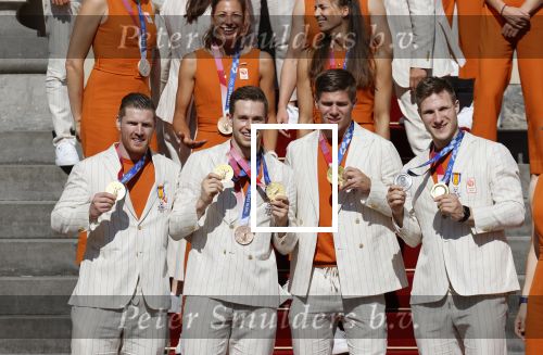 Den Haag 10 augustus 2021
Koning Willem Alexander en Koningin Maxima ontvangen op paleis noordeinde alle medaillewinnaars van de Olympische spelen in Tokyo. oa Sifan Hassan Harrie Lavreysen  Kiran Badloe Annemiek v d Vleuten Niek Kimmann Shanne Braspennincx Abdi Nageeye Jeffrey Hoogland Gabriella Schloesser Steve Wijler Arno Kamminga Sharon v Rouwendaal Tom Dumoulin Anouk Vetter Femke Bol Nouchka Fontijn Merel Smulders Sanne v Dijke Maikel v d Vleuten Kirsten Wild Annemiek Bekkering Annette Duetz Emma Oosterwegel Marit Bouwmeester Anna v d Breggen Roy v d Berg , heren 4 roeien , dames 2 roeien, heren 4x 400m  en het nederlands dames hockeyteam .Ook chef de Mission Pieter v d Hoogenband is er natuurlijk bij .