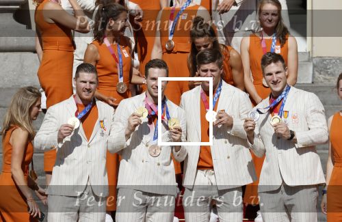 Den Haag 10 augustus 2021
Koning Willem Alexander en Koningin Maxima ontvangen op paleis noordeinde alle medaillewinnaars van de Olympische spelen in Tokyo. oa Sifan Hassan Harrie Lavreysen  Kiran Badloe Annemiek v d Vleuten Niek Kimmann Shanne Braspennincx Abdi Nageeye Jeffrey Hoogland Gabriella Schloesser Steve Wijler Arno Kamminga Sharon v Rouwendaal Tom Dumoulin Anouk Vetter Femke Bol Nouchka Fontijn Merel Smulders Sanne v Dijke Maikel v d Vleuten Kirsten Wild Annemiek Bekkering Annette Duetz Emma Oosterwegel Marit Bouwmeester Anna v d Breggen Roy v d Berg , heren 4 roeien , dames 2 roeien, heren 4x 400m  en het nederlands dames hockeyteam .Ook chef de Mission Pieter v d Hoogenband is er natuurlijk bij .