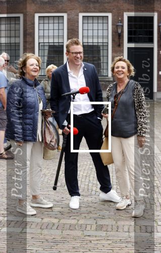 Den Haag 31 augustus 2021
Mark Rutte , Wopke Hoekstra Lillianne Ploumen Jesse Klaver Sigrid Kaag Gert Jan Segers en Rob Jetten op gesprek bij Mariette Hamer ivm vormen van nieuwe regering op het binnenhof. Jair Ferwerda