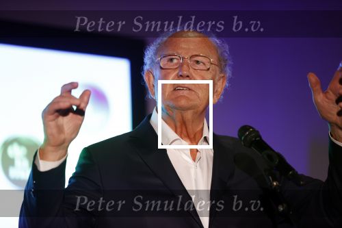 Amsterdam 26 augustus 2021
Presentatie magazine van het DeLaMar theater . Joop v d Ende geeft toespraak . Simone Kleinsma kreeg het eerste exemplaar.