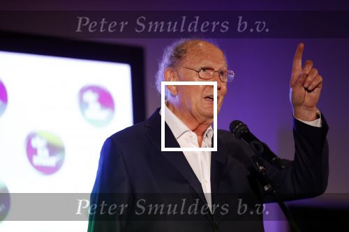 Amsterdam 26 augustus 2021
Presentatie magazine van het DeLaMar theater . Joop v d Ende geeft toespraak . Simone Kleinsma kreeg het eerste exemplaar.