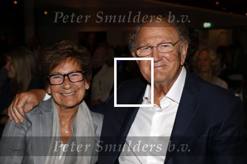Amsterdam 26 augustus 2021
Presentatie magazine van het DeLaMar theater . Joop v d Ende geeft toespraak . Simone Kleinsma kreeg het eerste exemplaar. Joop en Janine