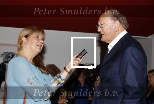 Amsterdam 26 augustus 2021
Presentatie magazine van het DeLaMar theater . Joop v d Ende geeft toespraak . Simone Kleinsma kreeg het eerste exemplaar. Karin Riethoven