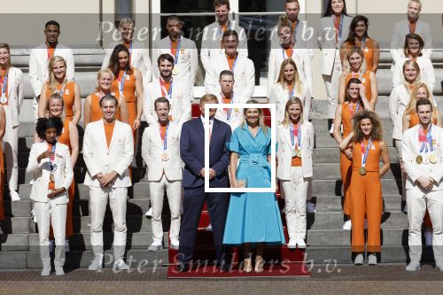 Den Haag 10 augustus 2021
Koning Willem Alexander en Koningin Maxima ontvangen op paleis noordeinde alle medaillewinnaars van de Olympische spelen in Tokyo. oa Sifan Hassan Harrie Lavreysen  Kiran Badloe Annemiek v d Vleuten Niek Kimmann Shanne Braspennincx Abdi Nageeye Jeffrey Hoogland Gabriella Schloesser Steve Wijler Arno Kamminga Sharon v Rouwendaal Tom Dumoulin Anouk Vetter Femke Bol Nouchka Fontijn Merel Smulders Sanne v Dijke Maikel v d Vleuten Kirsten Wild Annemiek Bekkering Annette Duetz Emma Oosterwegel Marit Bouwmeester Anna v d Breggen Roy v d Berg , heren 4 roeien , dames 2 roeien, heren 4x 400m  en het nederlands dames hockeyteam .Ook chef de Mission Pieter v d Hoogenband is er natuurlijk bij .