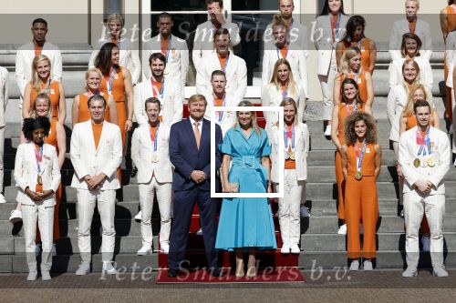 Den Haag 10 augustus 2021
Koning Willem Alexander en Koningin Maxima ontvangen op paleis noordeinde alle medaillewinnaars van de Olympische spelen in Tokyo. oa Sifan Hassan Harrie Lavreysen  Kiran Badloe Annemiek v d Vleuten Niek Kimmann Shanne Braspennincx Abdi Nageeye Jeffrey Hoogland Gabriella Schloesser Steve Wijler Arno Kamminga Sharon v Rouwendaal Tom Dumoulin Anouk Vetter Femke Bol Nouchka Fontijn Merel Smulders Sanne v Dijke Maikel v d Vleuten Kirsten Wild Annemiek Bekkering Annette Duetz Emma Oosterwegel Marit Bouwmeester Anna v d Breggen Roy v d Berg , heren 4 roeien , dames 2 roeien, heren 4x 400m  en het nederlands dames hockeyteam .Ook chef de Mission Pieter v d Hoogenband is er natuurlijk bij .