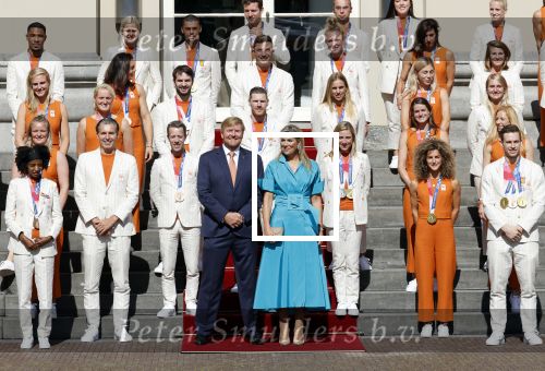 Den Haag 10 augustus 2021
Koning Willem Alexander en Koningin Maxima ontvangen op paleis noordeinde alle medaillewinnaars van de Olympische spelen in Tokyo. oa Sifan Hassan Harrie Lavreysen  Kiran Badloe Annemiek v d Vleuten Niek Kimmann Shanne Braspennincx Abdi Nageeye Jeffrey Hoogland Gabriella Schloesser Steve Wijler Arno Kamminga Sharon v Rouwendaal Tom Dumoulin Anouk Vetter Femke Bol Nouchka Fontijn Merel Smulders Sanne v Dijke Maikel v d Vleuten Kirsten Wild Annemiek Bekkering Annette Duetz Emma Oosterwegel Marit Bouwmeester Anna v d Breggen Roy v d Berg , heren 4 roeien , dames 2 roeien, heren 4x 400m  en het nederlands dames hockeyteam .Ook chef de Mission Pieter v d Hoogenband is er natuurlijk bij .
