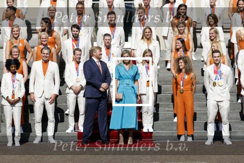 Den Haag 10 augustus 2021
Koning Willem Alexander en Koningin Maxima ontvangen op paleis noordeinde alle medaillewinnaars van de Olympische spelen in Tokyo. oa Sifan Hassan Harrie Lavreysen  Kiran Badloe Annemiek v d Vleuten Niek Kimmann Shanne Braspennincx Abdi Nageeye Jeffrey Hoogland Gabriella Schloesser Steve Wijler Arno Kamminga Sharon v Rouwendaal Tom Dumoulin Anouk Vetter Femke Bol Nouchka Fontijn Merel Smulders Sanne v Dijke Maikel v d Vleuten Kirsten Wild Annemiek Bekkering Annette Duetz Emma Oosterwegel Marit Bouwmeester Anna v d Breggen Roy v d Berg , heren 4 roeien , dames 2 roeien, heren 4x 400m  en het nederlands dames hockeyteam .Ook chef de Mission Pieter v d Hoogenband is er natuurlijk bij .