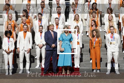 Den Haag 10 augustus 2021
Koning Willem Alexander en Koningin Maxima ontvangen op paleis noordeinde alle medaillewinnaars van de Olympische spelen in Tokyo. oa Sifan Hassan Harrie Lavreysen  Kiran Badloe Annemiek v d Vleuten Niek Kimmann Shanne Braspennincx Abdi Nageeye Jeffrey Hoogland Gabriella Schloesser Steve Wijler Arno Kamminga Sharon v Rouwendaal Tom Dumoulin Anouk Vetter Femke Bol Nouchka Fontijn Merel Smulders Sanne v Dijke Maikel v d Vleuten Kirsten Wild Annemiek Bekkering Annette Duetz Emma Oosterwegel Marit Bouwmeester Anna v d Breggen Roy v d Berg , heren 4 roeien , dames 2 roeien, heren 4x 400m  en het nederlands dames hockeyteam .Ook chef de Mission Pieter v d Hoogenband is er natuurlijk bij .
