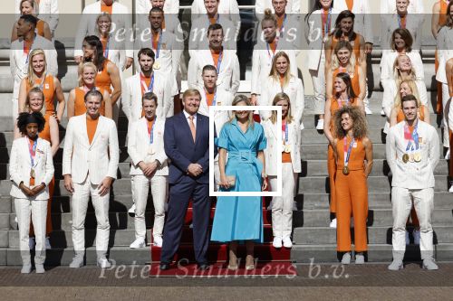 Den Haag 10 augustus 2021
Koning Willem Alexander en Koningin Maxima ontvangen op paleis noordeinde alle medaillewinnaars van de Olympische spelen in Tokyo. oa Sifan Hassan Harrie Lavreysen  Kiran Badloe Annemiek v d Vleuten Niek Kimmann Shanne Braspennincx Abdi Nageeye Jeffrey Hoogland Gabriella Schloesser Steve Wijler Arno Kamminga Sharon v Rouwendaal Tom Dumoulin Anouk Vetter Femke Bol Nouchka Fontijn Merel Smulders Sanne v Dijke Maikel v d Vleuten Kirsten Wild Annemiek Bekkering Annette Duetz Emma Oosterwegel Marit Bouwmeester Anna v d Breggen Roy v d Berg , heren 4 roeien , dames 2 roeien, heren 4x 400m  en het nederlands dames hockeyteam .Ook chef de Mission Pieter v d Hoogenband is er natuurlijk bij .