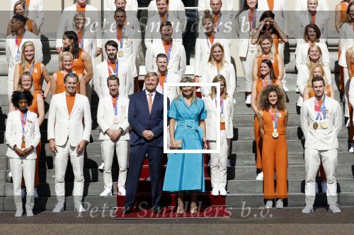 Den Haag 10 augustus 2021
Koning Willem Alexander en Koningin Maxima ontvangen op paleis noordeinde alle medaillewinnaars van de Olympische spelen in Tokyo. oa Sifan Hassan Harrie Lavreysen  Kiran Badloe Annemiek v d Vleuten Niek Kimmann Shanne Braspennincx Abdi Nageeye Jeffrey Hoogland Gabriella Schloesser Steve Wijler Arno Kamminga Sharon v Rouwendaal Tom Dumoulin Anouk Vetter Femke Bol Nouchka Fontijn Merel Smulders Sanne v Dijke Maikel v d Vleuten Kirsten Wild Annemiek Bekkering Annette Duetz Emma Oosterwegel Marit Bouwmeester Anna v d Breggen Roy v d Berg , heren 4 roeien , dames 2 roeien, heren 4x 400m  en het nederlands dames hockeyteam .Ook chef de Mission Pieter v d Hoogenband is er natuurlijk bij .