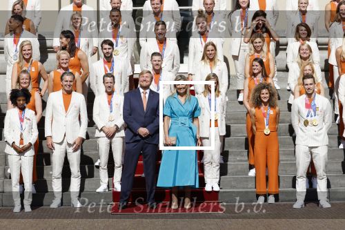 Den Haag 10 augustus 2021
Koning Willem Alexander en Koningin Maxima ontvangen op paleis noordeinde alle medaillewinnaars van de Olympische spelen in Tokyo. oa Sifan Hassan Harrie Lavreysen  Kiran Badloe Annemiek v d Vleuten Niek Kimmann Shanne Braspennincx Abdi Nageeye Jeffrey Hoogland Gabriella Schloesser Steve Wijler Arno Kamminga Sharon v Rouwendaal Tom Dumoulin Anouk Vetter Femke Bol Nouchka Fontijn Merel Smulders Sanne v Dijke Maikel v d Vleuten Kirsten Wild Annemiek Bekkering Annette Duetz Emma Oosterwegel Marit Bouwmeester Anna v d Breggen Roy v d Berg , heren 4 roeien , dames 2 roeien, heren 4x 400m  en het nederlands dames hockeyteam .Ook chef de Mission Pieter v d Hoogenband is er natuurlijk bij .