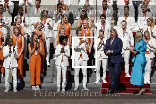 Den Haag 10 augustus 2021
Koning Willem Alexander en Koningin Maxima ontvangen op paleis noordeinde alle medaillewinnaars van de Olympische spelen in Tokyo. oa Sifan Hassan Harrie Lavreysen  Kiran Badloe Annemiek v d Vleuten Niek Kimmann Shanne Braspennincx Abdi Nageeye Jeffrey Hoogland Gabriella Schloesser Steve Wijler Arno Kamminga Sharon v Rouwendaal Tom Dumoulin Anouk Vetter Femke Bol Nouchka Fontijn Merel Smulders Sanne v Dijke Maikel v d Vleuten Kirsten Wild Annemiek Bekkering Annette Duetz Emma Oosterwegel Marit Bouwmeester Anna v d Breggen Roy v d Berg , heren 4 roeien , dames 2 roeien, heren 4x 400m  en het nederlands dames hockeyteam .Ook chef de Mission Pieter v d Hoogenband is er natuurlijk bij .