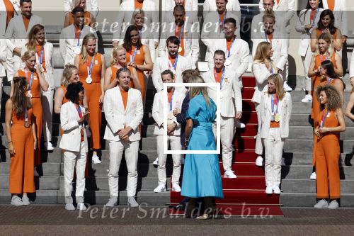 Den Haag 10 augustus 2021
Koning Willem Alexander en Koningin Maxima ontvangen op paleis noordeinde alle medaillewinnaars van de Olympische spelen in Tokyo. oa Sifan Hassan Harrie Lavreysen  Kiran Badloe Annemiek v d Vleuten Niek Kimmann Shanne Braspennincx Abdi Nageeye Jeffrey Hoogland Gabriella Schloesser Steve Wijler Arno Kamminga Sharon v Rouwendaal Tom Dumoulin Anouk Vetter Femke Bol Nouchka Fontijn Merel Smulders Sanne v Dijke Maikel v d Vleuten Kirsten Wild Annemiek Bekkering Annette Duetz Emma Oosterwegel Marit Bouwmeester Anna v d Breggen Roy v d Berg , heren 4 roeien , dames 2 roeien, heren 4x 400m  en het nederlands dames hockeyteam .Ook chef de Mission Pieter v d Hoogenband is er natuurlijk bij .