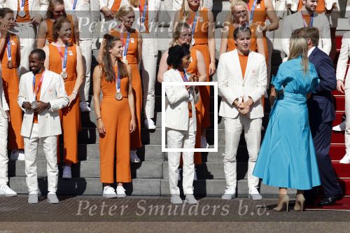 Den Haag 10 augustus 2021
Koning Willem Alexander en Koningin Maxima ontvangen op paleis noordeinde alle medaillewinnaars van de Olympische spelen in Tokyo. oa Sifan Hassan Harrie Lavreysen  Kiran Badloe Annemiek v d Vleuten Niek Kimmann Shanne Braspennincx Abdi Nageeye Jeffrey Hoogland Gabriella Schloesser Steve Wijler Arno Kamminga Sharon v Rouwendaal Tom Dumoulin Anouk Vetter Femke Bol Nouchka Fontijn Merel Smulders Sanne v Dijke Maikel v d Vleuten Kirsten Wild Annemiek Bekkering Annette Duetz Emma Oosterwegel Marit Bouwmeester Anna v d Breggen Roy v d Berg , heren 4 roeien , dames 2 roeien, heren 4x 400m  en het nederlands dames hockeyteam .Ook chef de Mission Pieter v d Hoogenband is er natuurlijk bij .
