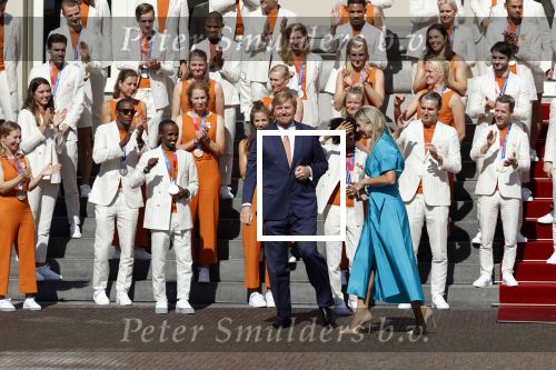 Den Haag 10 augustus 2021
Koning Willem Alexander en Koningin Maxima ontvangen op paleis noordeinde alle medaillewinnaars van de Olympische spelen in Tokyo. oa Sifan Hassan Harrie Lavreysen  Kiran Badloe Annemiek v d Vleuten Niek Kimmann Shanne Braspennincx Abdi Nageeye Jeffrey Hoogland Gabriella Schloesser Steve Wijler Arno Kamminga Sharon v Rouwendaal Tom Dumoulin Anouk Vetter Femke Bol Nouchka Fontijn Merel Smulders Sanne v Dijke Maikel v d Vleuten Kirsten Wild Annemiek Bekkering Annette Duetz Emma Oosterwegel Marit Bouwmeester Anna v d Breggen Roy v d Berg , heren 4 roeien , dames 2 roeien, heren 4x 400m  en het nederlands dames hockeyteam .Ook chef de Mission Pieter v d Hoogenband is er natuurlijk bij .