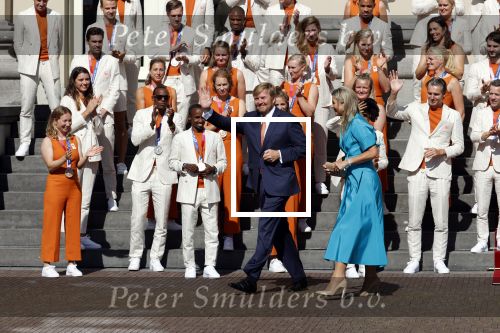 Den Haag 10 augustus 2021
Koning Willem Alexander en Koningin Maxima ontvangen op paleis noordeinde alle medaillewinnaars van de Olympische spelen in Tokyo. oa Sifan Hassan Harrie Lavreysen  Kiran Badloe Annemiek v d Vleuten Niek Kimmann Shanne Braspennincx Abdi Nageeye Jeffrey Hoogland Gabriella Schloesser Steve Wijler Arno Kamminga Sharon v Rouwendaal Tom Dumoulin Anouk Vetter Femke Bol Nouchka Fontijn Merel Smulders Sanne v Dijke Maikel v d Vleuten Kirsten Wild Annemiek Bekkering Annette Duetz Emma Oosterwegel Marit Bouwmeester Anna v d Breggen Roy v d Berg , heren 4 roeien , dames 2 roeien, heren 4x 400m  en het nederlands dames hockeyteam .Ook chef de Mission Pieter v d Hoogenband is er natuurlijk bij .