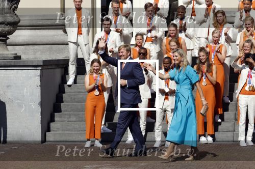 Den Haag 10 augustus 2021
Koning Willem Alexander en Koningin Maxima ontvangen op paleis noordeinde alle medaillewinnaars van de Olympische spelen in Tokyo. oa Sifan Hassan Harrie Lavreysen  Kiran Badloe Annemiek v d Vleuten Niek Kimmann Shanne Braspennincx Abdi Nageeye Jeffrey Hoogland Gabriella Schloesser Steve Wijler Arno Kamminga Sharon v Rouwendaal Tom Dumoulin Anouk Vetter Femke Bol Nouchka Fontijn Merel Smulders Sanne v Dijke Maikel v d Vleuten Kirsten Wild Annemiek Bekkering Annette Duetz Emma Oosterwegel Marit Bouwmeester Anna v d Breggen Roy v d Berg , heren 4 roeien , dames 2 roeien, heren 4x 400m  en het nederlands dames hockeyteam .Ook chef de Mission Pieter v d Hoogenband is er natuurlijk bij .