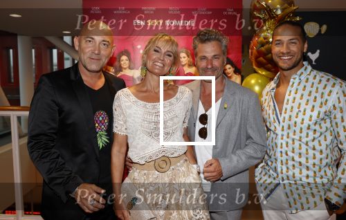 Utrecht 17 augustus 2021
Premiere Niks vreemds aan in Pathe Leidse Rijn.
cast met Loek Peters Peggy Vrijens Frederik Brom en Juvat Westendorp
