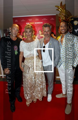 Utrecht 17 augustus 2021
Premiere Niks vreemds aan in Pathe Leidse Rijn.
cast met Loek Peters Peggy Vrijens Frederik Brom en Juvat Westendorp