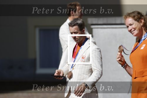 Den Haag 10 augustus 2021
Koning Willem Alexander en Koningin Maxima ontvangen op paleis noordeinde alle medaillewinnaars van de Olympische spelen in Tokyo. oa Sifan Hassan Harrie Lavreysen  Kiran Badloe Annemiek v d Vleuten Niek Kimmann Shanne Braspennincx Abdi Nageeye Jeffrey Hoogland Gabriella Schloesser Steve Wijler Arno Kamminga Sharon v Rouwendaal Tom Dumoulin Anouk Vetter Femke Bol Nouchka Fontijn Merel Smulders Sanne v Dijke Maikel v d Vleuten Kirsten Wild Annemiek Bekkering Annette Duetz Emma Oosterwegel Marit Bouwmeester Anna v d Breggen Roy v d Berg , heren 4 roeien , dames 2 roeien, heren 4x 400m  en het nederlands dames hockeyteam .Ook chef de Mission Pieter v d Hoogenband is er natuurlijk bij .
